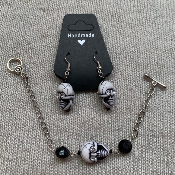 🖤 Handmade Skull Bracelet & Earrings Set - Black & White - Picture 2 of 10